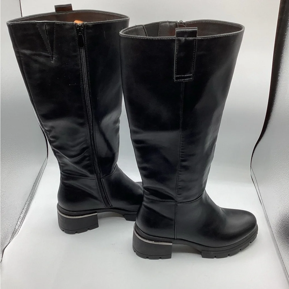 Obsel: women’s boots size 9 or Euro 40 black leather